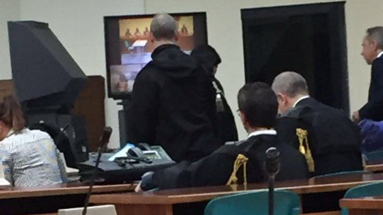 Depistaggio sulla strage di via D'Amelio, Scarantino in aula accusa gli investigatori: "Mi hanno massacrato come un cane"