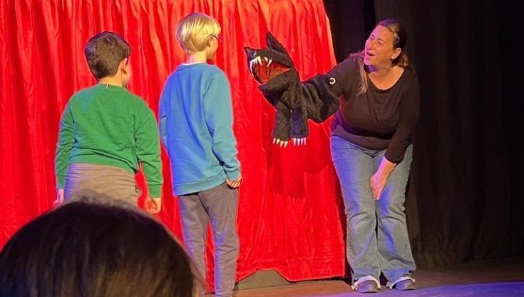 Bari, i bambini con disabilità della Neuropsichiatria a scuola di teatro: "Favoriamo l'inclusione"