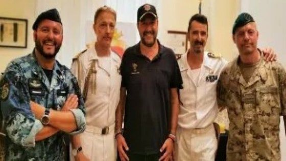 Salvini visita i Rambo della Marina. Ma il sindacato accusa: "Non rispettate misure anti-covid"