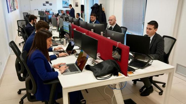 Pirelli Digital solution center a Bari, le assunzioni salgono a 80: trenta in più di quelle previste. “Al lavoro soprattutto pugliesi grazie all’eccellenza di Politecnico e Ateneo”