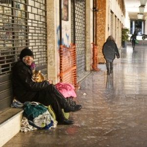 Palermo, il clochard ucciso "adottato" dai residenti: "Intitoliamogli i portici di piazzale Ungheria"