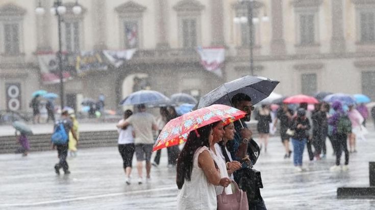 Previsioni meteo, weekend estivo al Centro-Sud, da lunedì il ciclone Medusa porta piogge e calo delle temperature