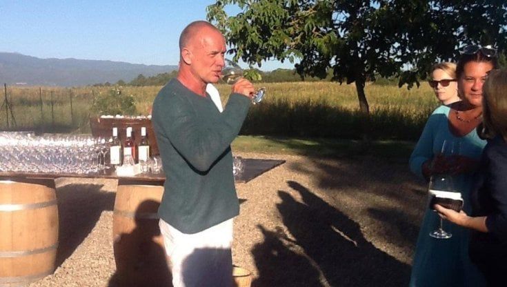 140mila dollari per tre giorni nella tenuta toscana di Sting, la super asta per aiutare i ristoratori americani