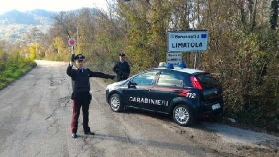 Aggredisce la madre, i carabinieri arrestano un ragazzo per estorsione