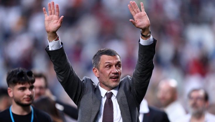 Maldini, gli ex campioni contro il licenziamento dal Milan. Materazzi: "Vergognoso"