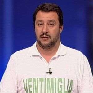Tv, Salvini non ha voglia di andare dalla Gruber. E lo dice in un comizio. La giornalista: "Resti pure a casa. O vada al ministero"