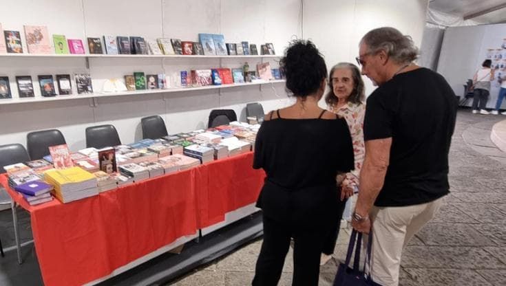 Campania Libri, c’è “All Around”, casa editrice nata dall'intuizione di un gruppo di giornalisti