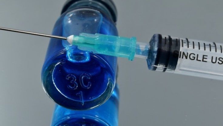"Il vaccino anti-Covid prima ai pazienti fragili", la lettera a Conte