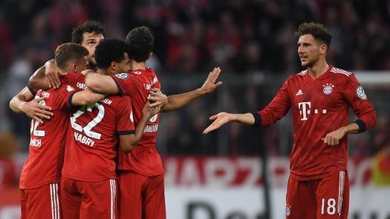 Coppa di Germania: pazzo Bayern Monaco, in 10 batte l'Heidenheim 5-4
