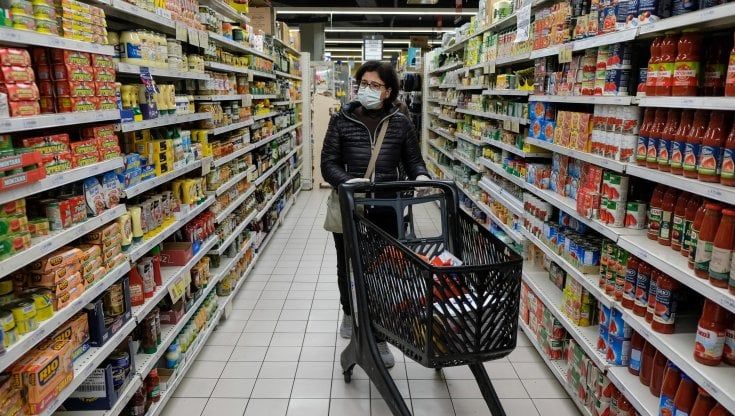 Via all'erogazione dei nuovi buoni spesa per l'emergenza Covid: 6mila famiglie avranno i soldi nella tessera sanitaria