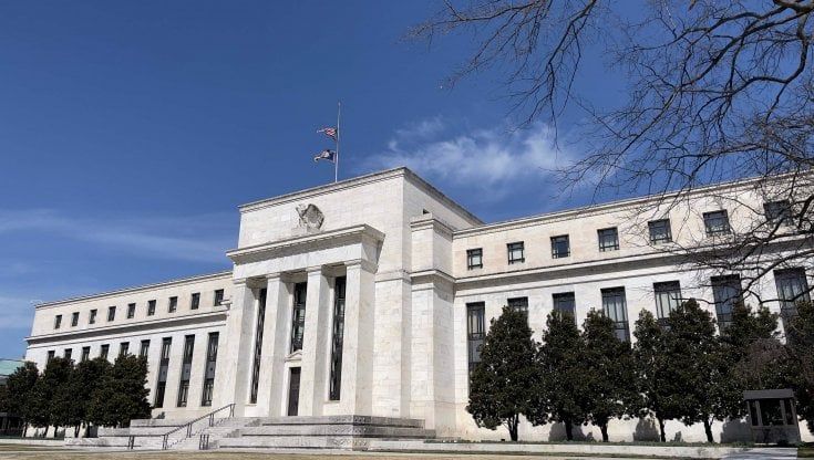 Le Borse di oggi, 25 giugno. Listini Ue in cauto rialzo. La Fed promuove le banche: tornano i dividendi