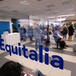 Equitalia, mille richieste al giorno per essere riammessi alle rateizzazioni
