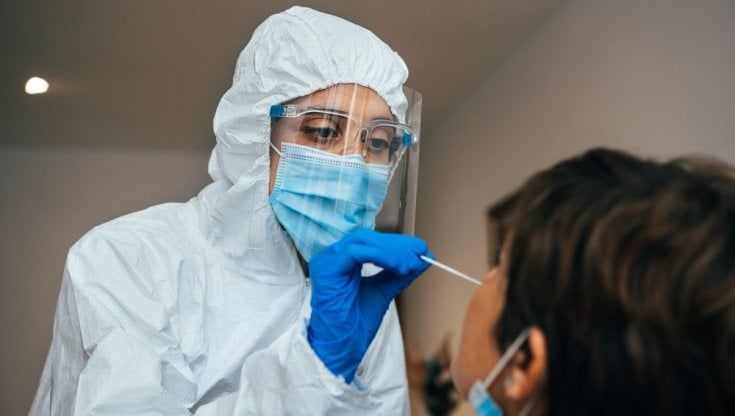 Covid, contagi e ricoveri in discesa. Regione verso la zona bianca