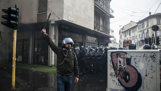 Nessuna carica contro il corteo no-Expo: la scelta vincente che ha evitato il caos
