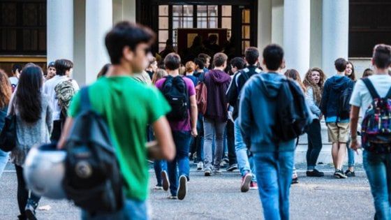 Ocse, in dieci anni la scuola italiana perde un milione di studenti