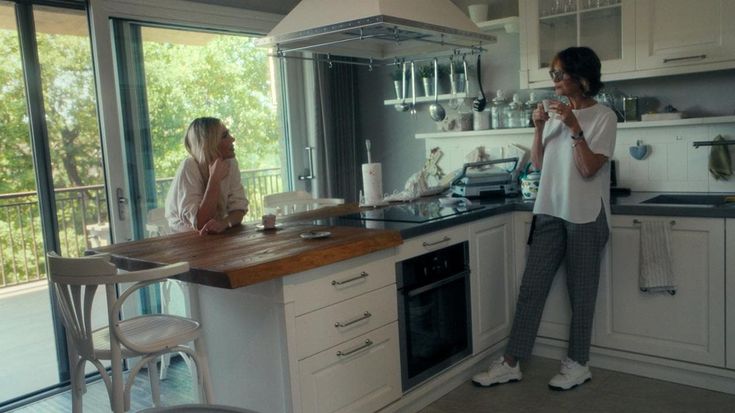 Ilary Blasi, in vendita la villa della madre al Torrino vista su Netflix: ecco quanto costa