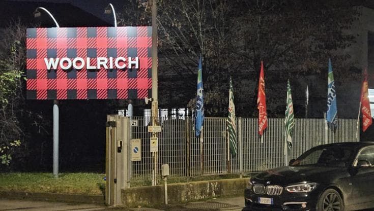 Il Natale di Maria, un bimbo e il destino incerto della Woolrich. “Sono angosciata da questa crisi”