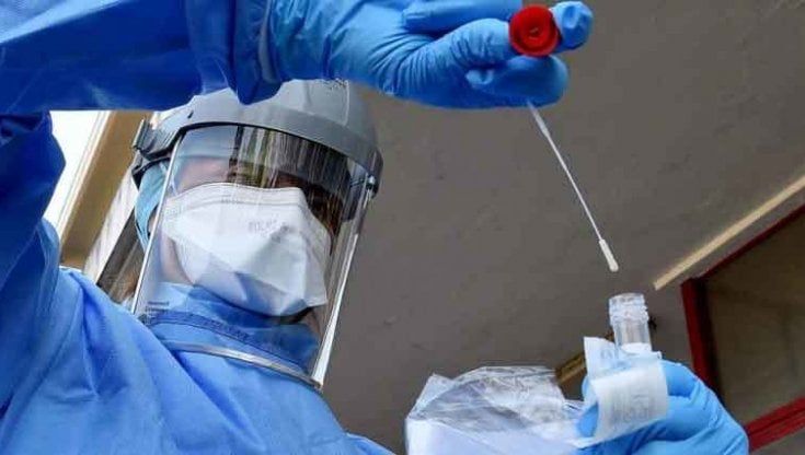 Covid, sequenziamento con il contagocce: ecco perché le varianti ci sfuggono