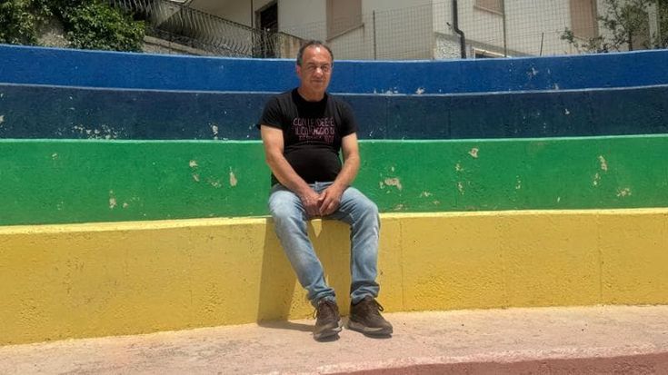 Mimmo Lucano, candidato in Europa e a sindaco di Riace: senza staff e campagna elettorale ‘fai da te’. “Se non aggiusti qua, non puoi sistemare l’Ue”