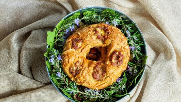La ricetta perfetta del "cucciddatu”, il sontuoso pane farcito della tradizione siciliana