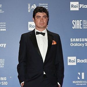 Netflix: "Tre metri sopra il cielo" e "Fedeltà" diventano serie tv
