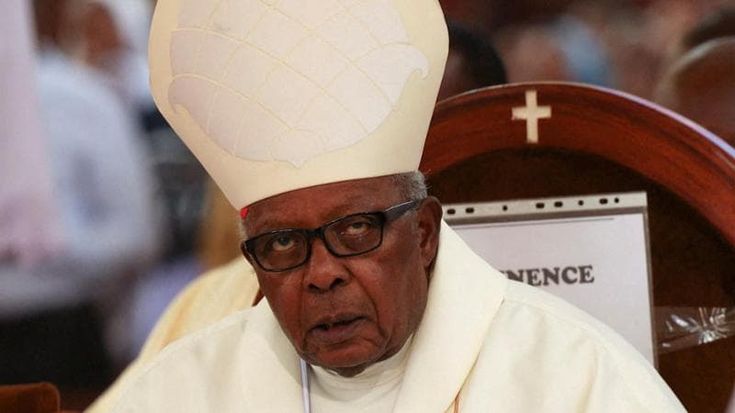 Niente Conclave per uno dei cardinali che avevano posticipato la data di nascita. Ma l’altro voterà