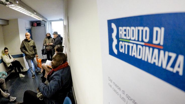 Quarantamila posti di lavoro  per (non) trovare lavoro agli altri