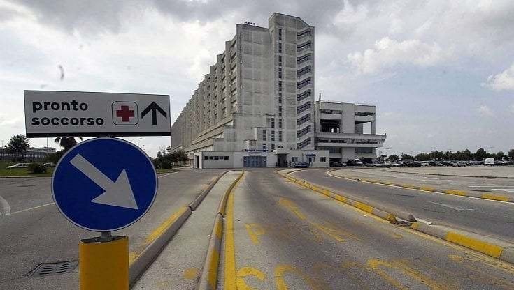 Emergenza pronto soccorso in Puglia: a Brindisi si reclutano medici da altri reparti, allarme di sindacati e Ordine. Palese: “Il governo deve sostenerci”