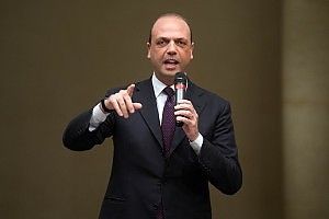 La promessa di Alfano<br />"Fermeremo i violenti"