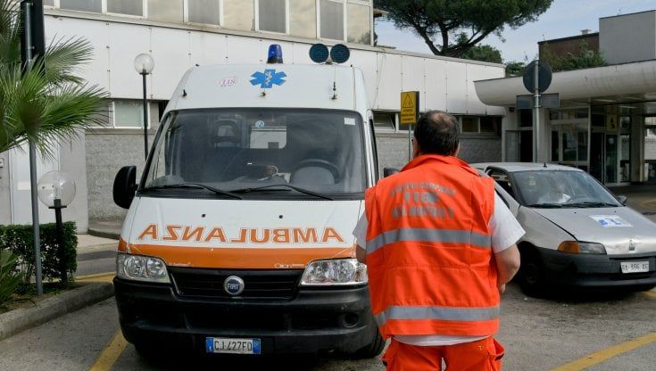 Napoli, tagli di indennità ai medici del 118: "Vergogna, intervenga la Regione" 