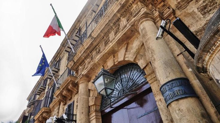 Il valzer dei burocrati siciliani e il limite dei mandati: ecco i dieci “fuorilegge”