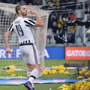 Lancia fumogeni sugli juventini, in manette tifoso dell'Inter