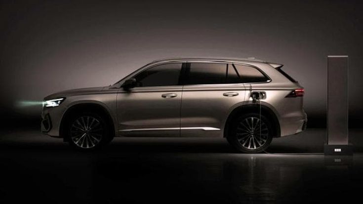 Geely lancia l’ammiraglia Monjaro EM-i al Salone di Parigi