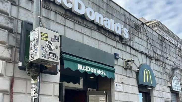 L’ex manager licenziata: “McDonald’s mi ha cacciata. Per loro stare male è una colpa”