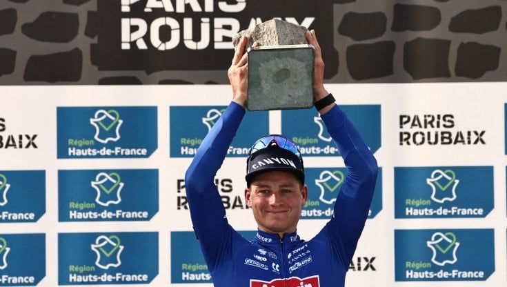Van der Poel, il rito della doccia dopo l'Inferno e quell'Italia tutta sulle spalle di Ganna: un disastro la gara juniores
