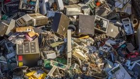 Dopo la fast fashion, ecco il "fast tech": compriamo sempre più gadget elettronici quasi usa e getta