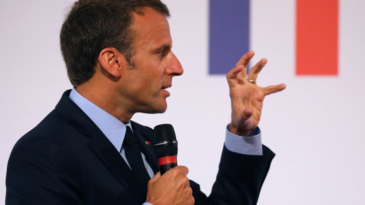 Libia, la Francia vuole un super-vertice 