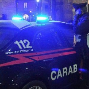 Milano, la movida tra asce e coltelli. Due aggressioni fuori dalle discoteche