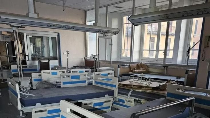 Letti covid acquistati dalla Regione e mai usati. Bertolaso: “Mandiamoli in Ucraina”