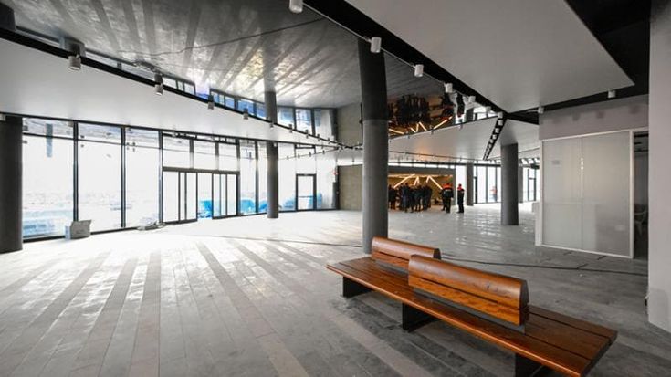 Molo Beverello, ecco il terminal: modernità e archeologia con terrazza sul mare