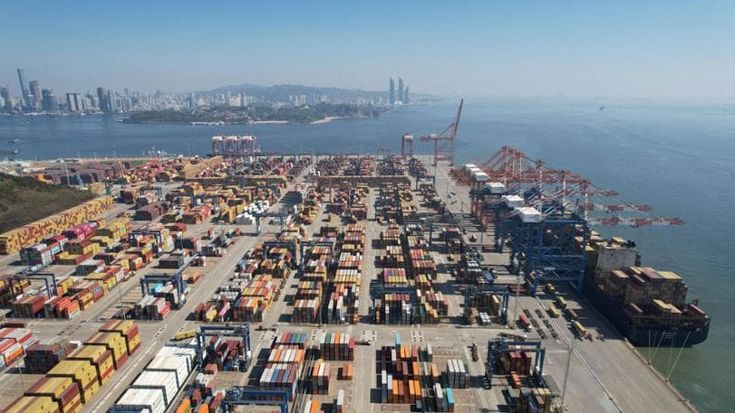I dazi Usa non frenano la Cina: esportazioni record, invasa l’Europa