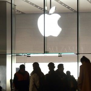 Apple promossa a pieni voti: nessuna disparit&agrave; di trattamento tra gay ed etero