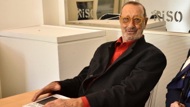 Addio a Turi Simeti, l'artista dell'ovale