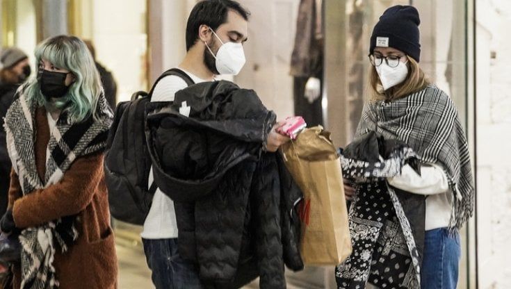 La mascherina? Rende gli uomini più affascinanti
