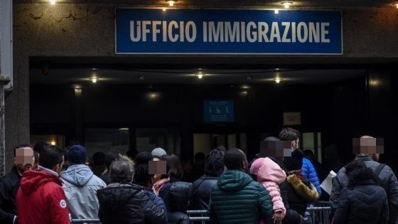 Assunzioni fantasma per il permesso di soggiorno e finti licenziamenti per avere la disoccupazione: 5 denunciati a Bergamo