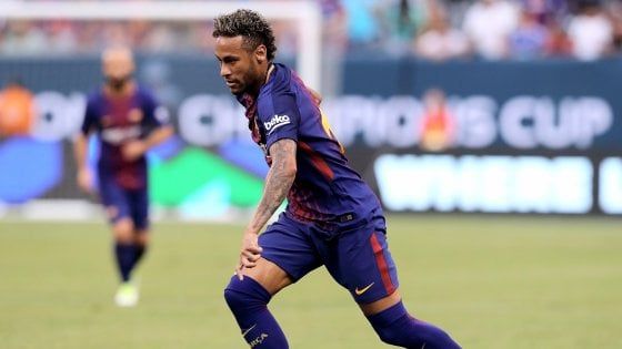 Mercato, Bernardeschi-Juve: è ufficiale. Un tweet blocca la cessione di Neymar