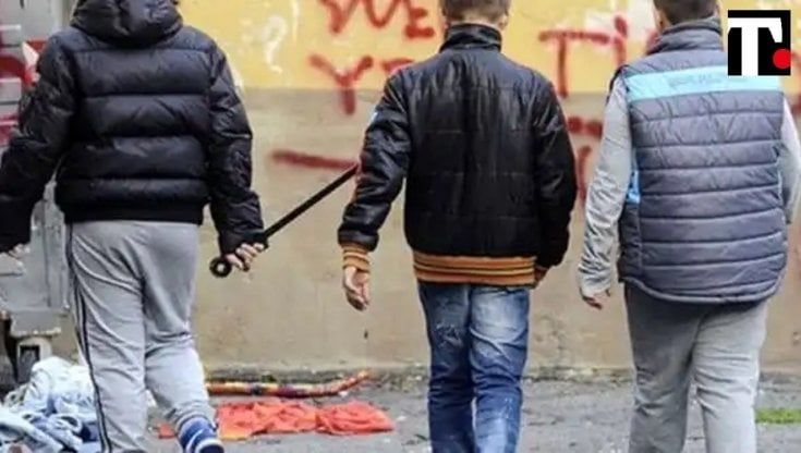 San Donato, la denuncia: "Mio figlio aggredito e preso a calci da una baby gang"