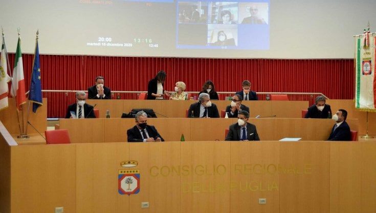 Crisi di governo, in Puglia il Pd nella morsa tra M5S e le liste civiche di Emiliano