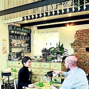 Nel bistrot di ringhiera si sta davvero bene e senza tanti fronzoli
