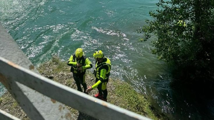 Operaio cade nel fiume Adda dal ponte della A4: “L’attrezzatura che indossava non lo ha fatto galleggiare”